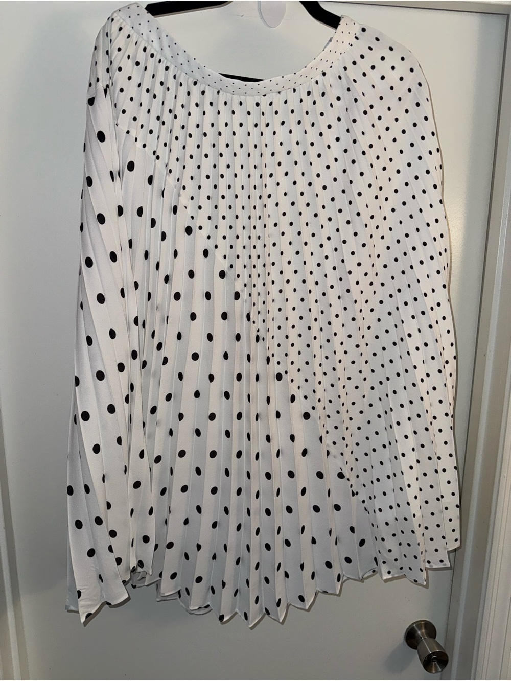 Banana Republic White and Black Polka Dot Pleated Skater Skirt